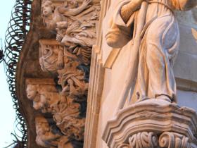sculture di palazzo Cosentini a Ragusa Ibla