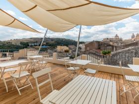 area colazione sulla terrazza