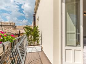 picture of the balcony of room number 5